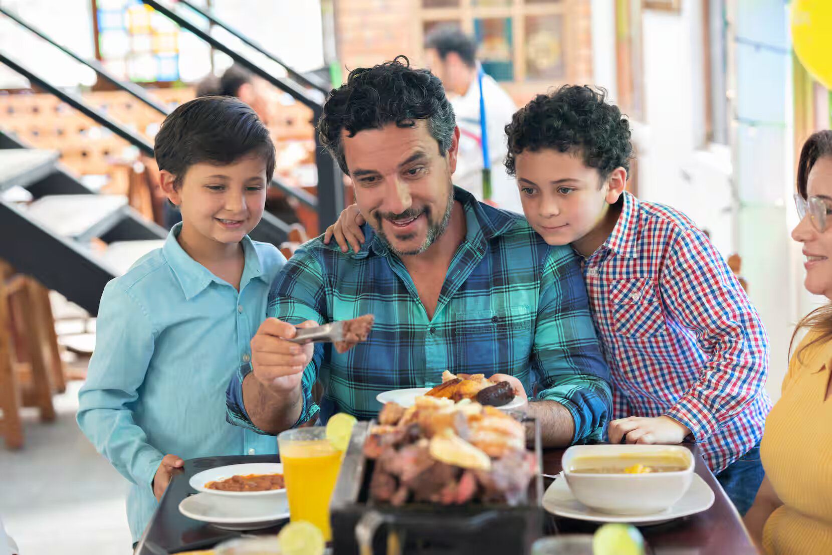 Un almuerzo familiar por el Día del Padre (Dallas Morning News)