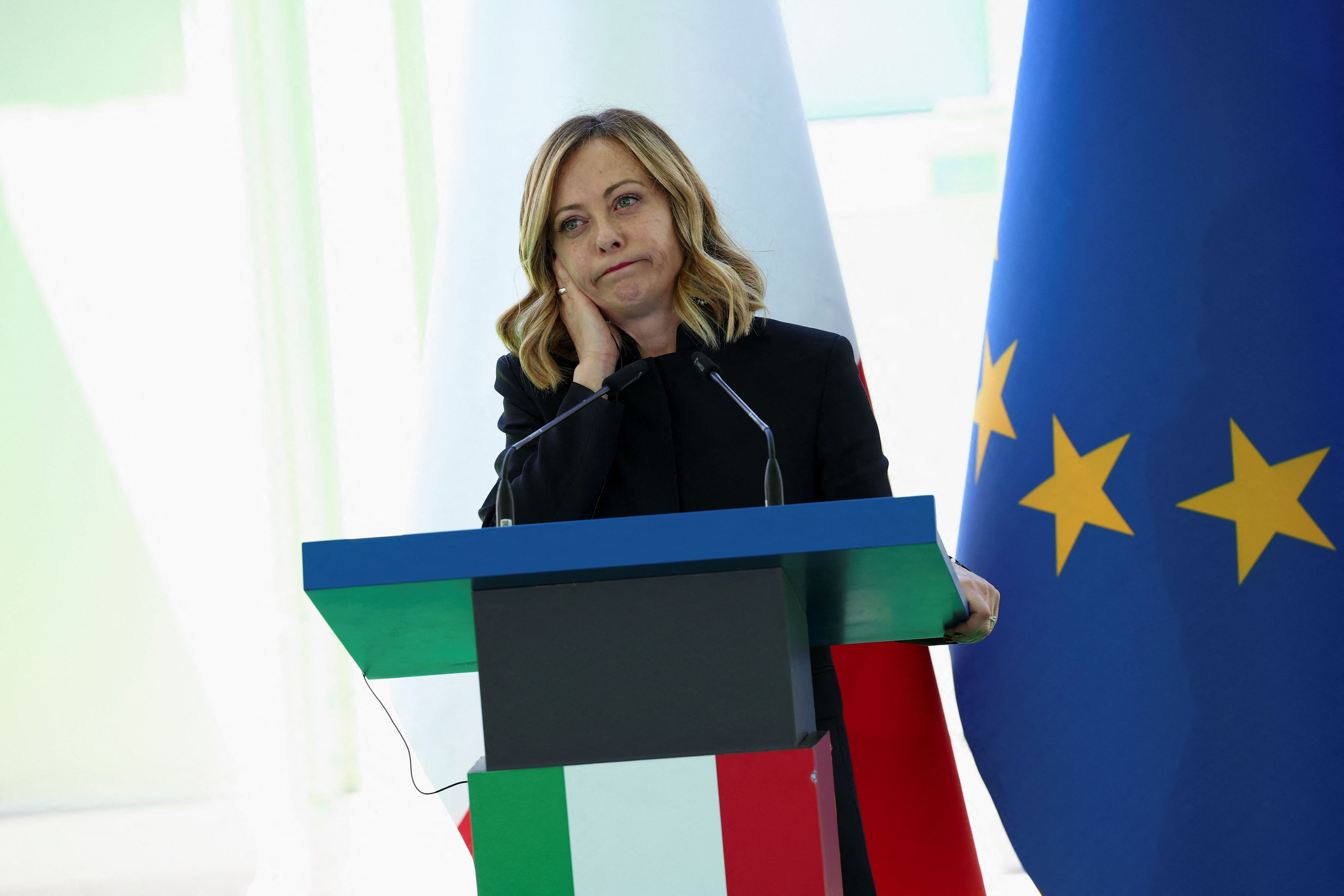 La primera ministra de Italia, Giorgia Meloni, mantiene la cuestión migratoria en el centro de su discurso (REUTERS/Florion Goga)