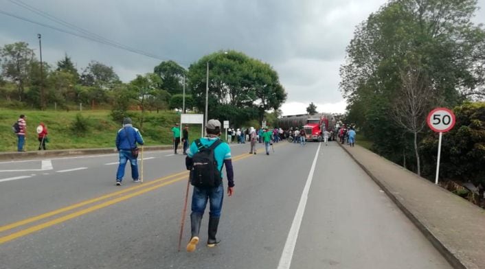 Los comerciantes están a la espera de la apertura de este tramo vial - crédito Colprensa