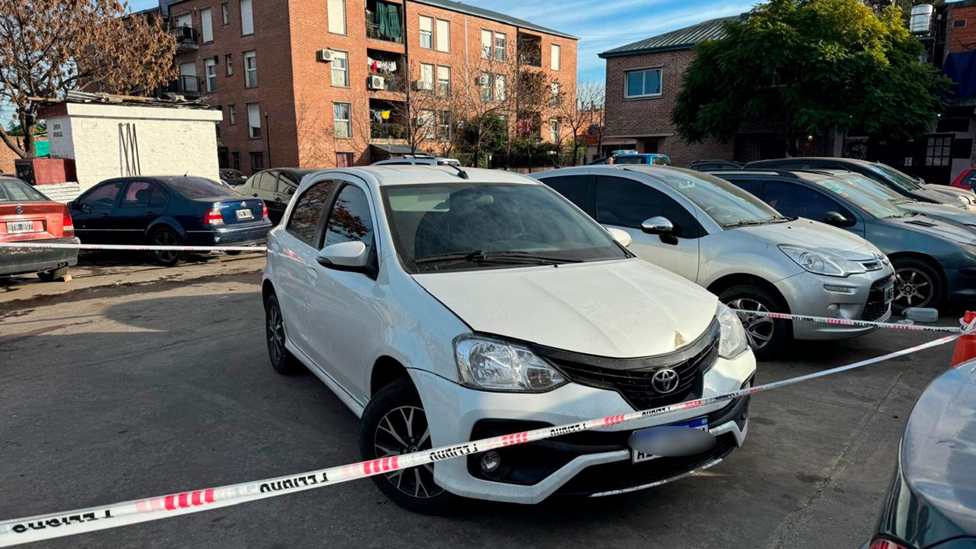 Tiroteo en un boliche de Palermo: hallaron el auto en el que escaparon los atacantes