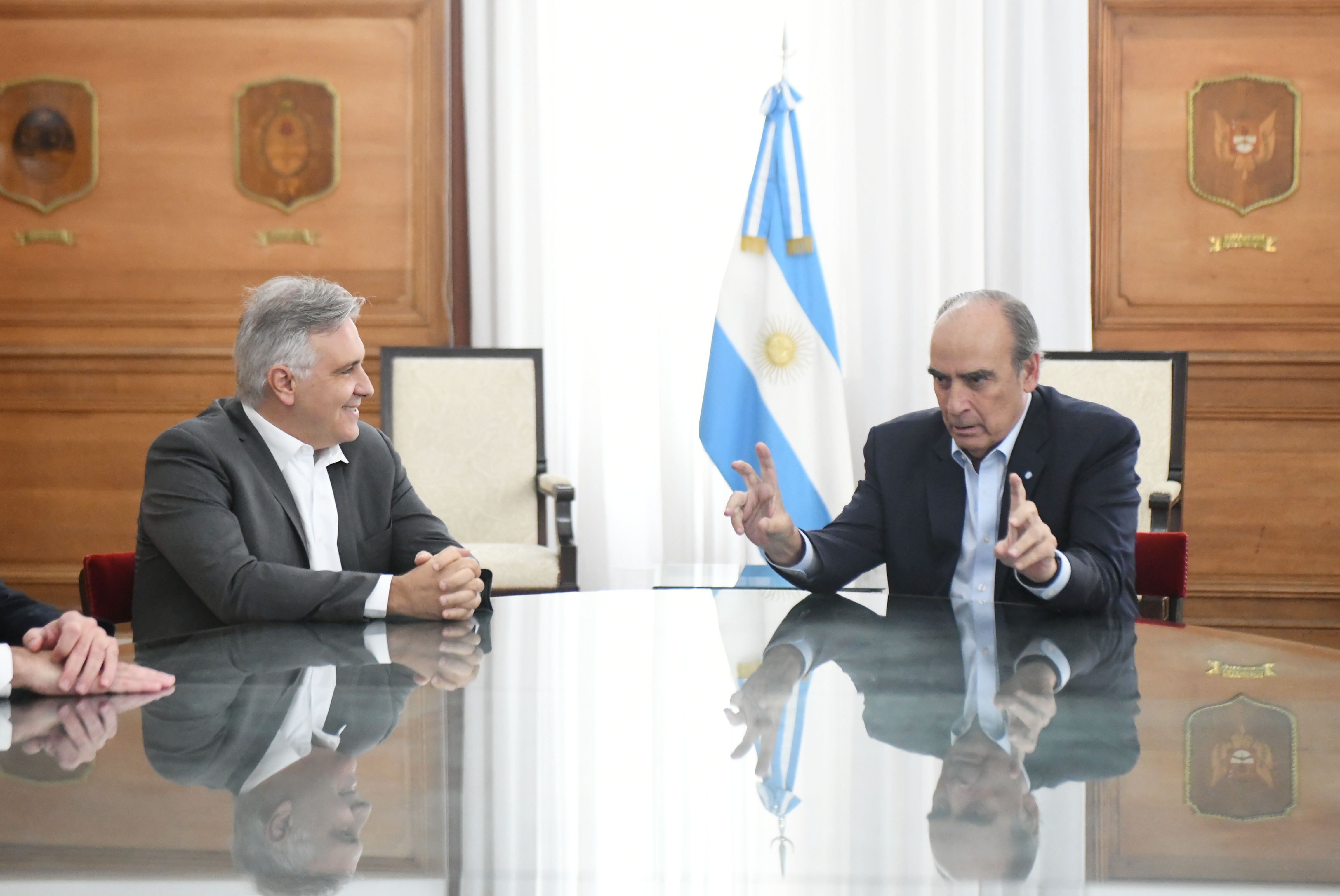 Francos y Llaryora en el Ministerio del Interior