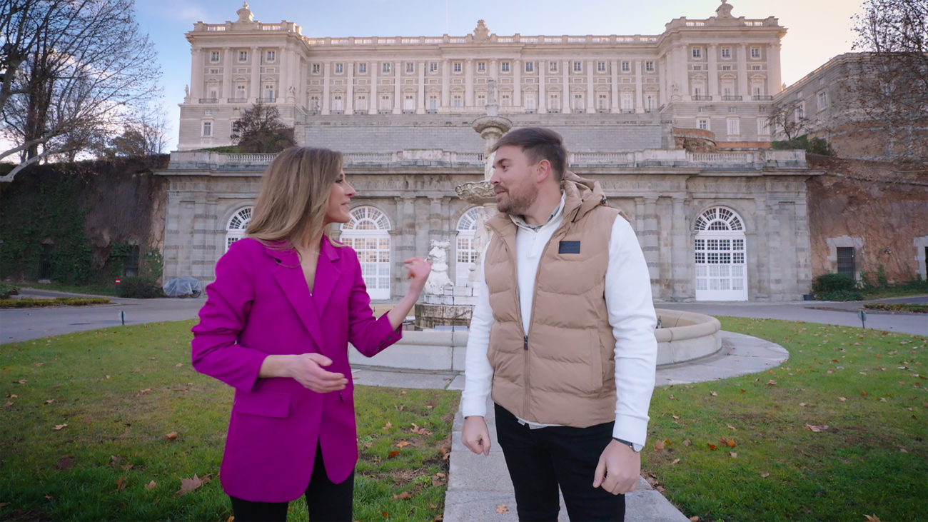 María Gracia y Fernando López, presentadores de 'Reales Sitios'. (Telemadrid)