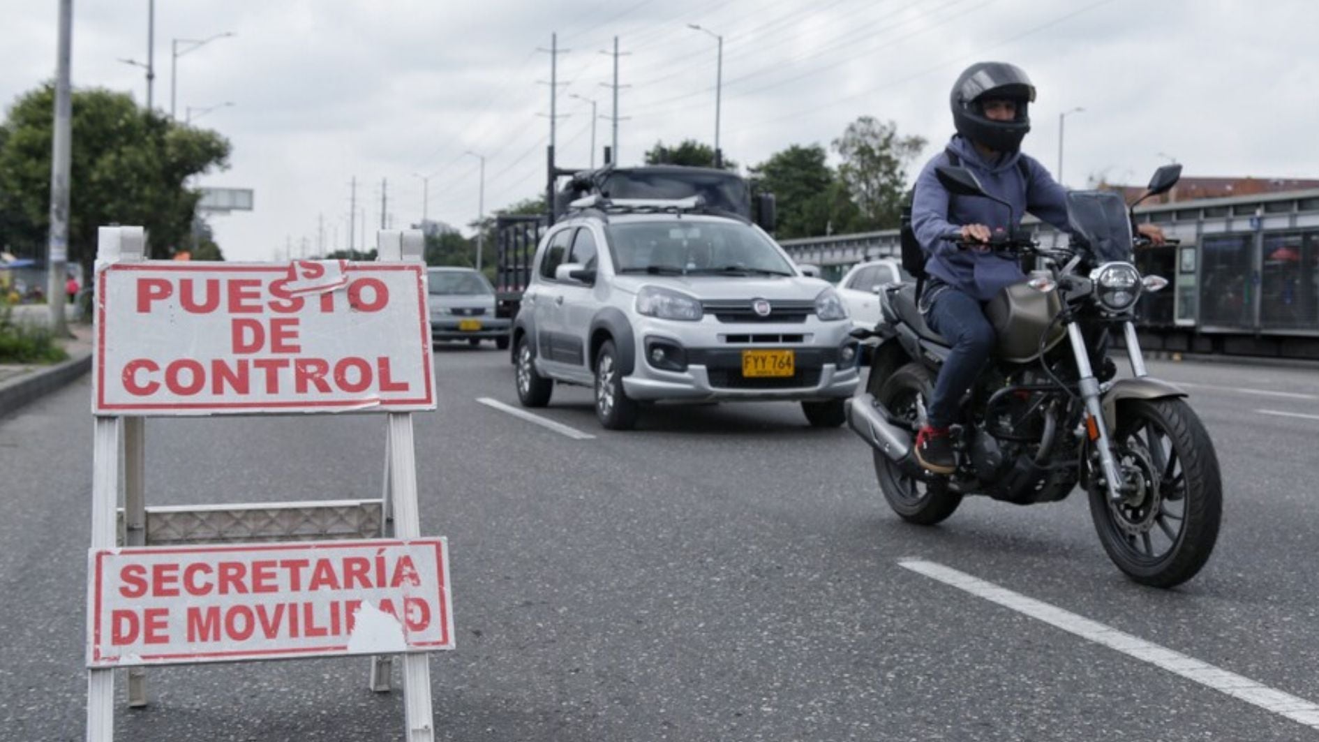 Debido a las lluvias se advierte que las vías podrían estar más propensas a causar accidentes. sobre todo en los motociclistas - crédito Camila Díaz/Colprensa