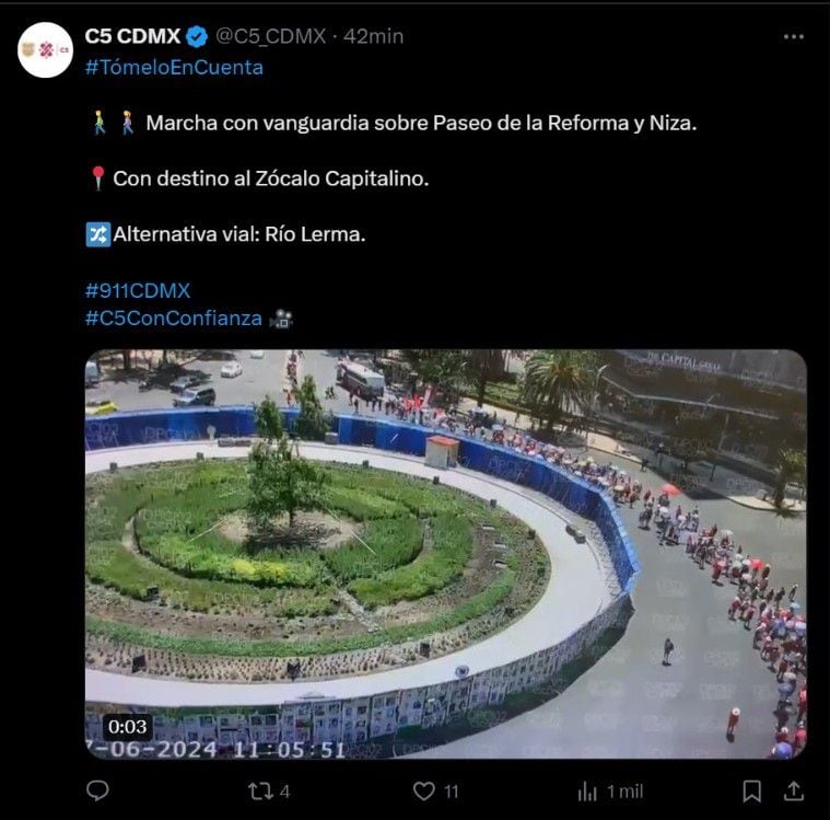 Los maestros marchan por los carriles centrales de Paseo de la Reforma. | Captura de pantalla