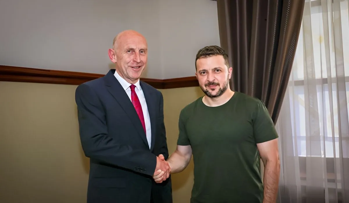 El ministro de Defensa británico, John Healey, y el presidente ucraniano, Volodymyr Zelenskyy