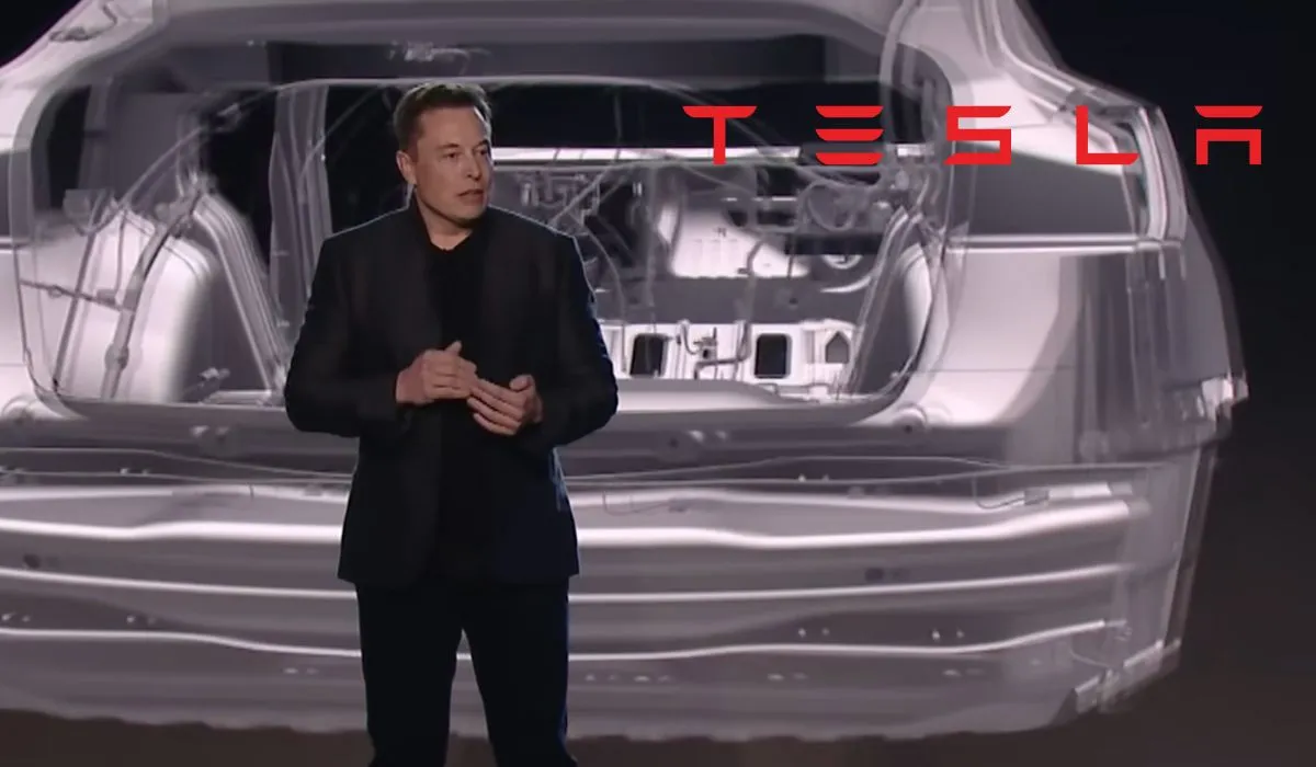 Tesla se enfrenta a un mercado de vehículos eléctricos cada vez más difícil y competitivo, especialmente en China. Foto Tesla Youtube