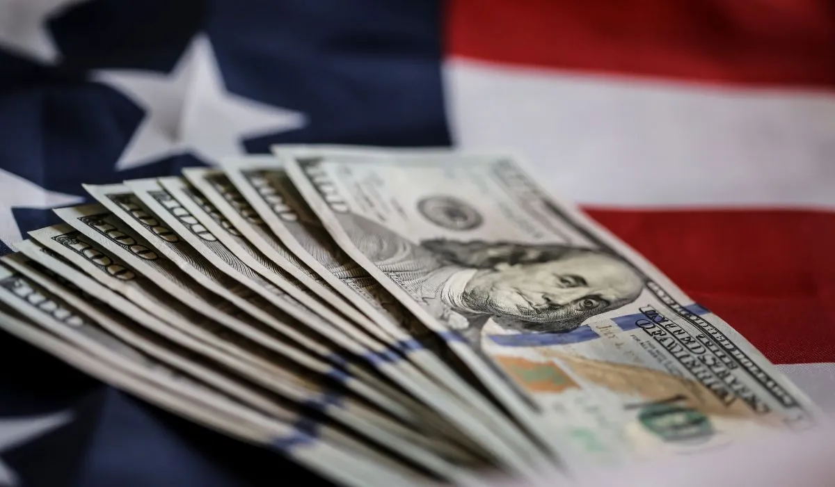 Dólar se mantuvo estable con tendencia a la baja esta semana